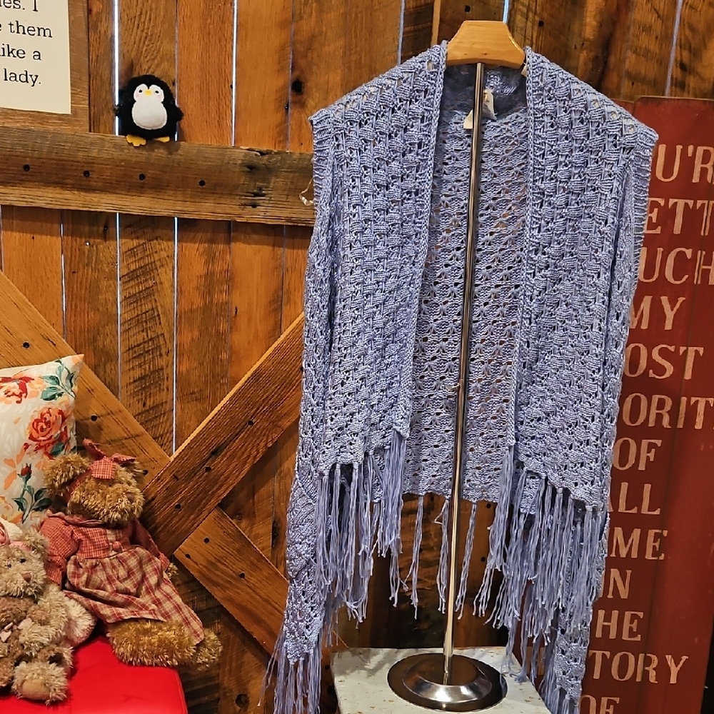 053 POL Blue Sleeveless Fringe Sweater